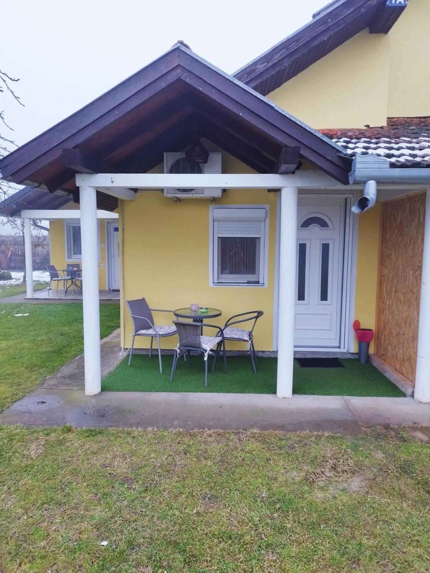 Hotel Soba Milica à Palić Extérieur photo